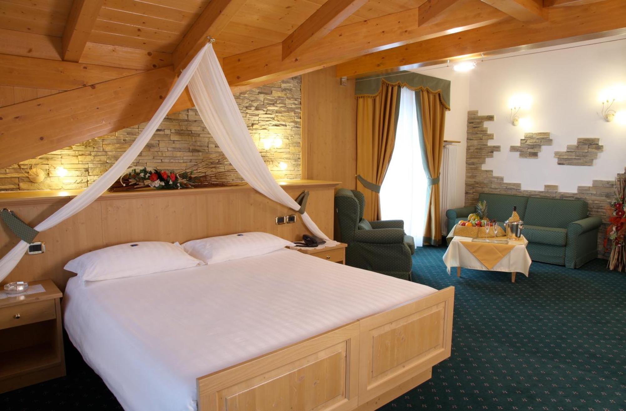 Hotel Gran Vacanze Rooms & Apartments Dimaro Exteriér fotografie